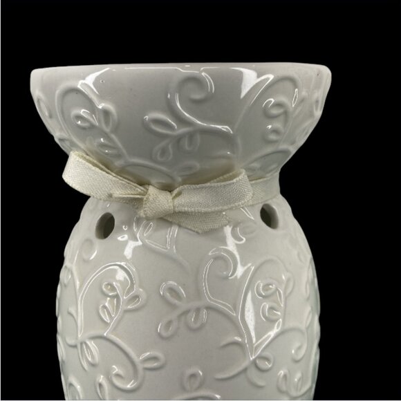 HALLMARK -- Tea Lite Wax Warmer, Wedding Edition, White with White Bow, Vintage - Picture 5 of 5